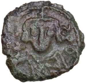 obverse: Constantine IV, Pogonatus (668-685).. AE Half Follis, Neapolis mint