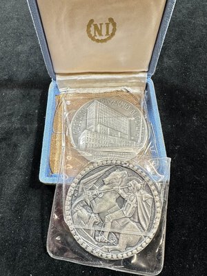obverse: CARIGE Inaugurazione nuova sede 1996 GENOVA - 2 medaglie
