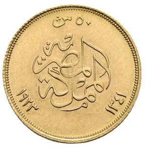 reverse: EGYPT. Fuad I, AH 1341-1355 (1922-1936). 50 Piastres AH 1341, (1923). (Gold, 20 mm, 4,25 g) Londonl mint. Fuad the first, King of Egypt. Bust of Fuad in civilian dress right. Rev. Value and date. Friedberg 104; KM 340; Hanafy 240. Extremely Fine.
The only right-facing Gold 50 Piastre issue for King Fuad I. 