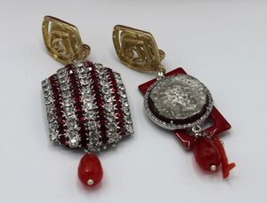 obverse: Orecchini con bottone vintage con strass argento e rosso, antica moneta romana in argento, con scatola personalizzata.