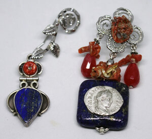 obverse: ORECCHINI pendente in argento lapislazzulo naturale e corallo grezzo del  700, giada rossa. Denario Elagabalo (218-222)