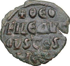 reverse: Theophilus (829-842).. AE Follis, Constantinople mint, 931-944 AD
