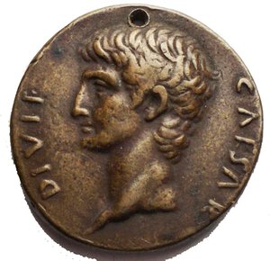 obverse: Interessante medaglia a riprodurre Ae di Augusto g 8,46. mm 22. Foro di sospensione. Ritratto in alto rilievo