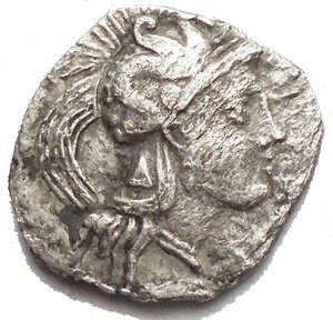 obverse: Apulia, Arpi AR Diobol. Circa 325-275 BC. Head of Athena to right, wearing Attic helmet decorated with hippocamp / Herakles kneeling to right, strangling lion; ΑΡΠ (CΕΡ) above, Δ below, club to left. HN Italy 637 var.  SNG ANS 632 var.  0,8 g. 11,6 mm