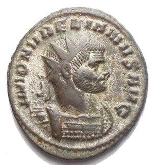 obverse: Aurelian. Antoninianus. Siscia AD 270-275. d/ IMP AVRELIANVS AVG radiate and cuirassed bust right r/ ORIENS AVG Sol advancing left holding globe and raising hand, captive seated to left, VI in exergue. RIC 248. C. 142. 4.96g, 21,01 x 23,16 mm. EF 