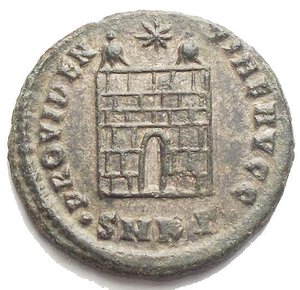 reverse: Impero Romano. Costantino I. 306-337 d.C. Follis. D/ CONSTANTINVS AVG Testa di Costantino verso destra. R/ PROVIDENTIAE AVGG Porta del campo, sopra una stella. Peso 3,04 gr. Diametro 19,97 mm. SPL. Patina verde su argentatura