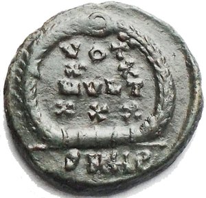 reverse: Gratian. AD 367-383. Æ (13,5 mm. 1,46g) Pearl-diademed draped and cuirassed bust right r/ VOT / XX / MVLT / XXX in four lines. VF-aEF, green patina.
