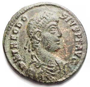 obverse: Maiorina di Teodosio 379-395 d.C.D N THEODO-SIVS PF AVG busto diademato verso destra r/ REPARATIO REI PVB l  imperatore regge una vittoriola mentre una figura femminile inginocchiata gli rende omaggio zecca di Sciscia. Peso 5,55 g Diametro 24,11 mm RIC.26c qSPL Patina Verde