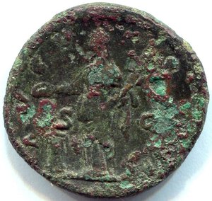 reverse: FAUSTINA I (141), Roma. AE sestertius (27,13 gr. 33 mm.). R.\: AVGVSTA; C79. BB/MB. Ossidazioni al retro. Ottima la patina verde.