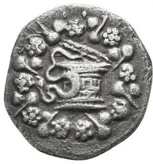 obverse: Ionia, EFESO (167-166 a.C.). AR Cistoforo (9,75 gr. - 26 mm.). D.\: cysta mistica! Bella e rara!