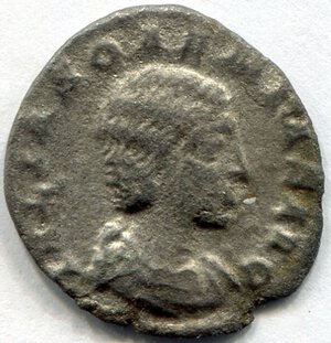 obverse: 
GIULIA SOEMIA (218-222). Ar denarius (2,01 gr.). D.\: IVLIA SOEMIAS AVG; R.\: VENVS CAELESTIS. RIC 243. MB. (suberato?).
 