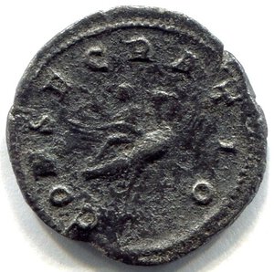 reverse: PAOLINA (235-238 d.C.), moglie di Massimino I. Roma. AR denarius (2,43 gr. – 19 mm.). D.\: DIVA PAOLINA, busto velato verso destra; R.\: CONSECRATIO, Paolina tiene uno scettro, seduta sopra un pavone che si alza in cielo. BB. R2. C2. Affascinante patina scura.