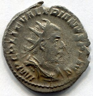 obverse: VALERIANO I (253-260). AR antononianus (3,08 gr.). R.\: VICTORIA AVG; MB.