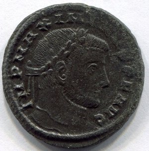 obverse: MASSIMINO D AIA (309-313). Ae follis (6,75 gr.). R.\: GENIO POPVLI ROMANI. BB+.