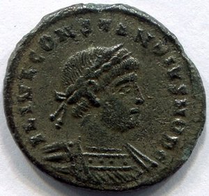 obverse: COSTANZO II (337-361.). AE Bronzetto (2,22 gr.). R.\: GLORIA EXERCITVS. QSPL. 