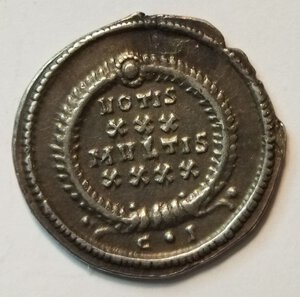 reverse: COSTANZO II (337-361). Costantinopoli. AR Siliqua (21 mm – 3,05 gr). D.\: D N CONSTANTIVS P F AVG. R.\: VOTIS XXX MVLTIS XXXX, in corona d’alloro. RIC VIII 104. BB++. NC.