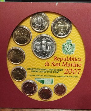 reverse: San Marino. Divisionale del 2007. 8 monete + argento.