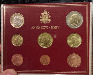 reverse: Vaticano. Divisionale del 2004. 8 monete.