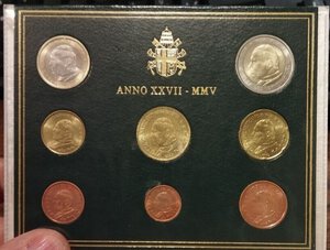reverse: Vaticano. Divisionale del 2005. 8 monete.