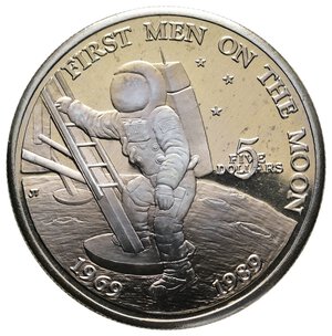 obverse: MARSHALL ISLANDS - 5 Dollars First Man on The Moon 1989
