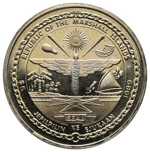 reverse: MARSHALL ISLANDS - 5 Dollars First Man on The Moon 1989