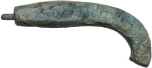 reverse: BRONZE SNAKE SHAPED ITEM   From Roman to Medieval period, c. 3rd to 10th century AD.  Bronze object, shaped like the head and body of a serpent with engraved decoration depicting the scales and mouth.  Dimensions: 60.0 x 20.0 mm