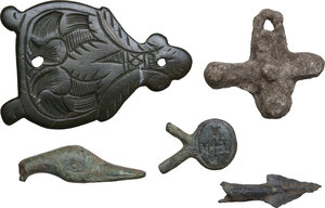 obverse: FIVE ANCIENT ITEMS  Roman to Medieval period, c. 2nd - 14th century AD.  Lot of five items, made by a lead cross pendant, a bronze applique, a bronze duck head, a bronze part of a belt with engraved monogram, a bronze arrowhead.  Dimensions: from 51 to 19 mm