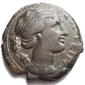 obverse: Syracuse - Agathokles - Artemis Bronze 317-289 BC. Obv: SWTEIRA legend with head of Artemis right, wearing earring and necklace, quiver behind shoulder. Rev: AGAQOKLEOS BASILEOS legend above and beneath winged thunderbolt. Calciati 138-142; SNG Cop 779; Sear 1200. 10,15 grams. 23,04 x 22,6 mm Good Very fine.