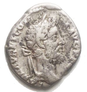 obverse: Commodo (177-192) Denario. Roma. 191 Ag 3,57 g. L AEL AVREL COMM AVG P FEL testa laureata a destra r/ PROVIDENTIAE AVG, Ercole e l Africa. Raro. VF. RIC 259a