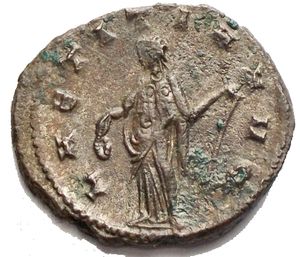 reverse: Gallieno. 253-268 d.C. AE. Antoniniano. D/ GALLIENVS AVG R/ LAETITIA AVG la Letizia verso sinistra con corona. RIC.489. Peso 3,67 gr. Diametro 21,28 mm. BB+. Intonso. Patina su argentatura