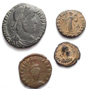 obverse: Periodo Romano Interessante insieme di 4 bronzetti