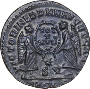 reverse: Decentius (351-353).. AE 21 mm, Lugdunum mint