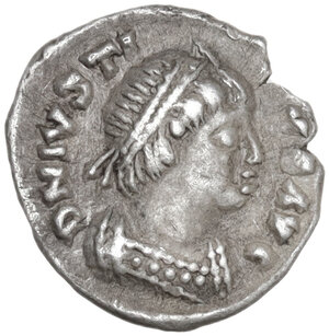 obverse: Ostrogothic Italy. Theoderic (493-526).. AR Quarter Siliqua in the name of Justin I, Ravenna mint, c. 518-526 AD