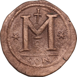 reverse: Anastasius I (491-518).. AE Follis. Constantinople mint, 512-517 AD