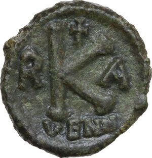 reverse: Maurice Tiberius (582-602).. AE Half Follis, Ravenna mint