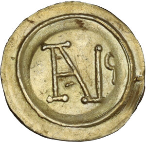 obverse: Lucca.  Monetazione anonima dei Re Longobardi (650-749). Tremisse con monogramma