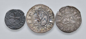 obverse: Stato Pontificio. Sec. XIV. Lotto di tre (3) monete in argento e mistura.. Da q.BB a BB