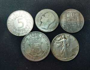 reverse: MONDO. Lotto 5 monete in argento: Germania 5 Marchi del 1958, Francia 10 franchi del 1930, Sud Africa 2 1/2 S. del 1958, Venezuela del 1905, USA Half Dollar del 1942. Conservazioni come da foto. 