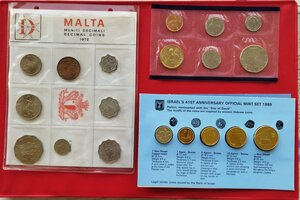 obverse: Lotto 03 folder di monete: MALTA, 8 valori del 1972; USA, 6 valori del 2004; ISRAELE, 5 valori del 1989.