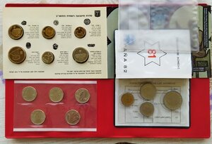 obverse: Lotto 03 folder di monete: SPAGNA, 4 valori del 1980 (emesso per i mondiali del 1982); USA, 5 valori del 2004; ISRAELE, 6 valori del 1992.  