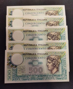 obverse: ITALIA. Lotto 05 banconote CONSECUTIVE e FDS da Lire 500 Mercurio del 1974. 