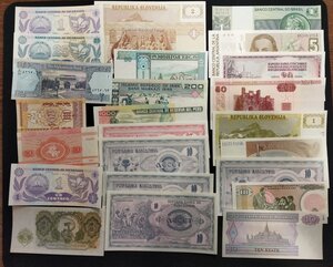 obverse: LOTTO 25 banconote ESTERO, tutte FDS.