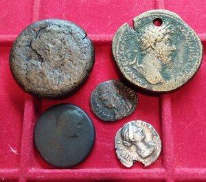 obverse: Lotto 05 monete romane molto interessanti da catalogare.
