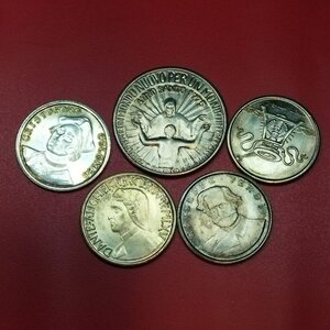 obverse: Lotto 5 medagliette in mistura commemorative: Verdi, Colombo, Leonardo, Dante e Anno Santo 1975.