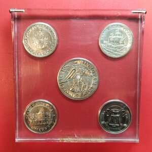 reverse: Quadretto/espositore plastificato con 5 medagliette in mistura commemorative: Verdi, Colombo, Leonardo, Dante e Anno Santo 1975.