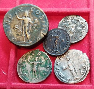 reverse: Lotto 05 monete romane molto interessanti da catalogare.