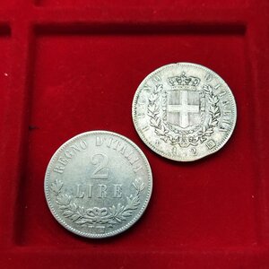 reverse: Vittorio Emanuele 2°. Lotto 02 monete: 1.) Valore - Lire 2 del 1863 Torino, qBB.. R1. 2.) Stemma - Lire 2 del 1863 Napoli. MB/qBB. 