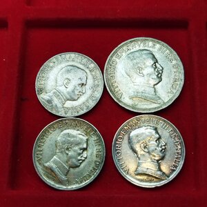 obverse: Vittorio Emanuele 3°. Lotto 04 monete in argento: Lire 2  q. Briosa del 1914 + Lire1 q. Veloce del 1913 + 2 pz da Lire1 q briosa del 1917. Discrete.