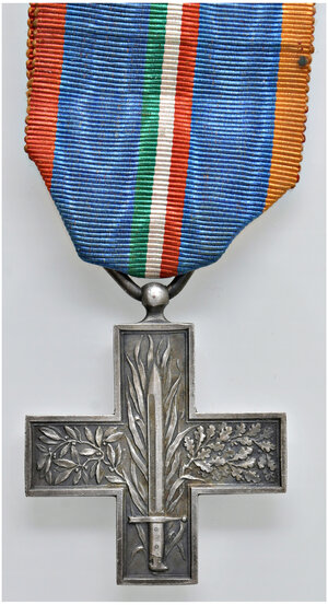 obverse: Vittorio Veneto 1915-1918. Croce 8ª e 10ª Armata. 