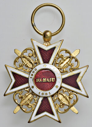 reverse: Romania. Ordine della Corona di Romania. Croce da Cavaliere con spade.